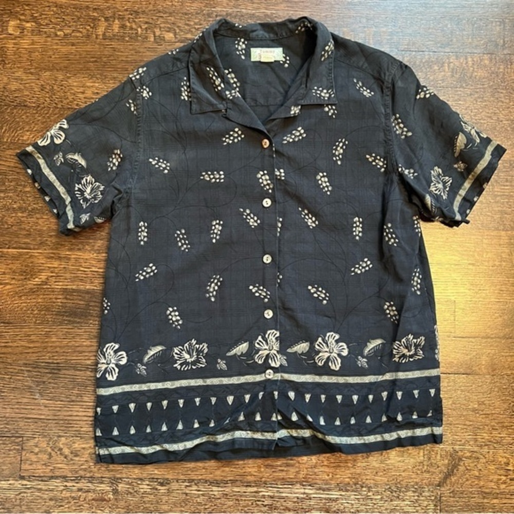 Tommy Bahama size medium gray floral print silk blouse